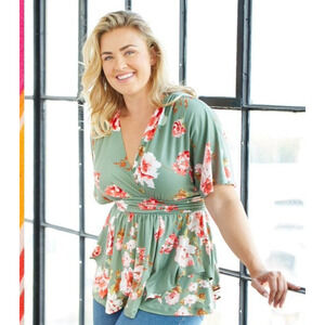 Kiyonna Top Encore Style Green Floral Flutter Sleeve 1X Cottagecore Empire Waist